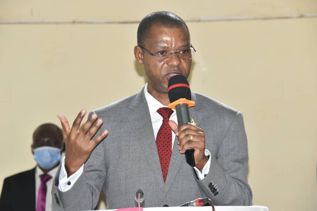 Burundi_senat's tweet photo. #Burundi Le Président du @burundi_senat Très @HonSinzohagera partage la prière dominicale avec les fidèles de l'église #FECABU #Mageyo c'est dans la commune @CMubimbi de @BujumburaProv ce dimanche. Il est accompagné par des Honorables élus dans la circonscription de #Bujumbura. https://t.co/NiUeRJJ5oL