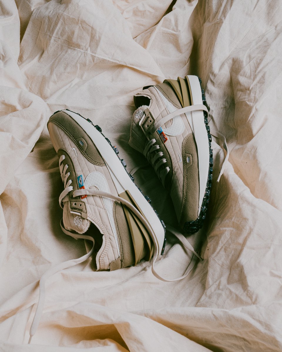 AFEWSTORE's tweet photo. SHOP LINK 👉🏼 https://t.co/T9oYnhrkDe
The Nike Waffle One Premium provides cozy comfort.Combining the classic track aesthetic with a quilted upper and fluffy lining makes for a relaxed and comfortable winter wear #nike #waffleone #sneaker #afewstore https://t.co/mLWHFbWCAn