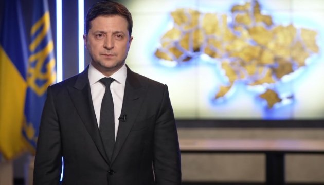 Investingcom's tweet photo. *THE KREMLIN SAYS A RUSSIAN DELEGATION HAS ARRIVED IN THE BELARUSIAN CITY OF HOMEL FOR TALKS WITH UKRAINIAN OFFICIALS 

*UKRAINE'S PRESIDENT ZELENSKYY SAYS THE COUNTRY IS READY FOR PEACE TALKS WITH RUSSIA BUT NOT IN BELARUS

🇺🇦🇷🇺 https://t.co/LWPzhsmbcs