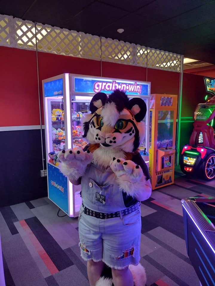 JustSomeFurries's tweet photo. Can't believe it's been a year since I got Kietzke from @Ramunetiger crying thinking about the journey we've been on together, this suits given me such wonderful memories that I wouldn't trade for the world. https://t.co/NUixNy80k2