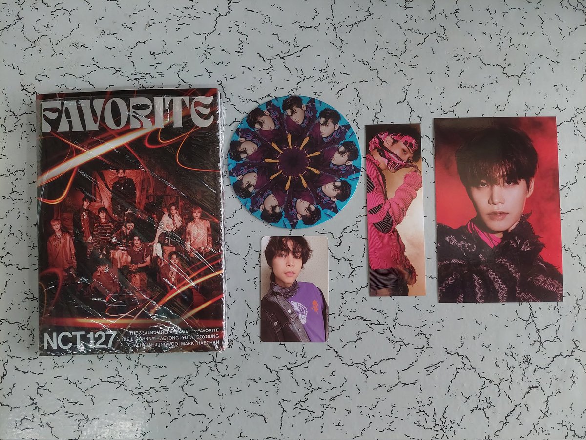 rainbowtensoo's tweet photo. My Favorite albums came home!! Thank you @ERI_SHOPPE for packing them safely 🤍🤍 I'm happy with my pulls 😍 https://t.co/8iJze5tBQJ
