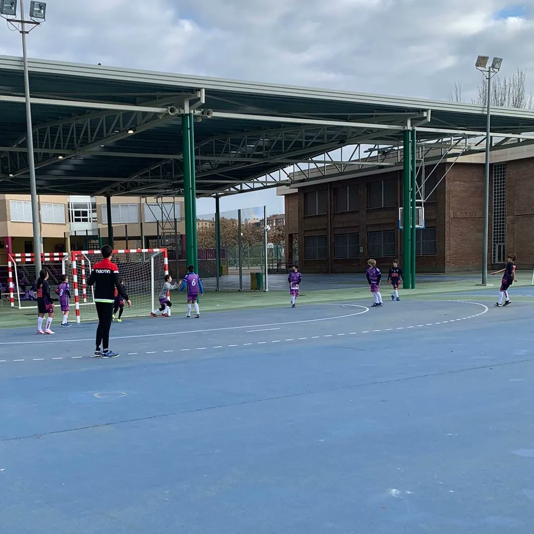 oldSchoolBasket's tweet photo. ⚽️ Alevín Fútbol Sala:
Maristas 7 - 8 Rosa Molas OSB
#Rosamolas #oldschoolfootball #letsgoldschool #oldschoolfamily #oldschoolspirit https://t.co/aIxn3ffOz7