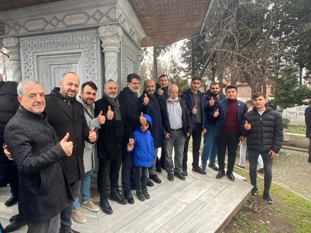 Başakşehir İlçe Teşkilatı olarak Erbakan Hocamızın vefat yıl dönümünde kabri başında düzenlenen anma etkinliğine katıldık. Rabbim rahmet eylesin, yolundan ayırmasın, bizleri cennetinde buluştursun inşallah

@ErbakanFatih <a href="/terzihuseyin34/">Hüseyin TERZİ</a> @58KadirKaraca <a href="/receperol56/">Recep Erol</a> <a href="/ercancitak58/">Ercan Çıtak</a>