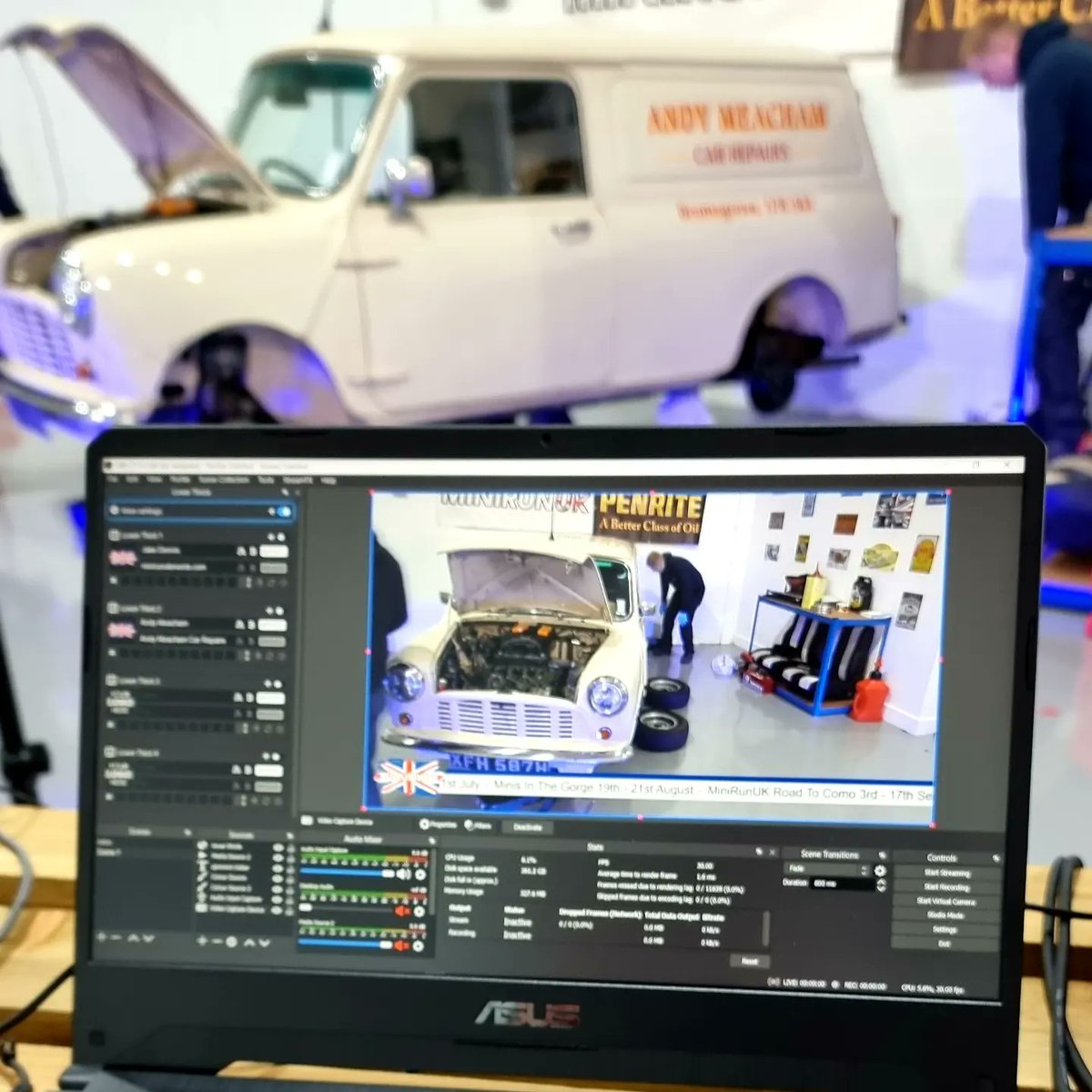 View from todays office, having lots of fun filming and streaming for a new car repair show.
#classiccar #repair #fun #Livestream