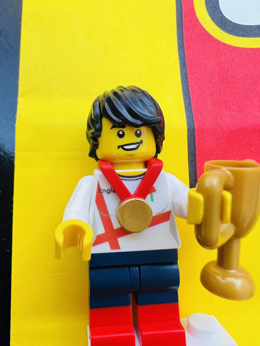 macalvert2's tweet image. Inspired by the one and only #marcusmsith at yesterdays #ENGvWAL at @Twickenhamstad here’s @lego #weartherose @EnglandRugby