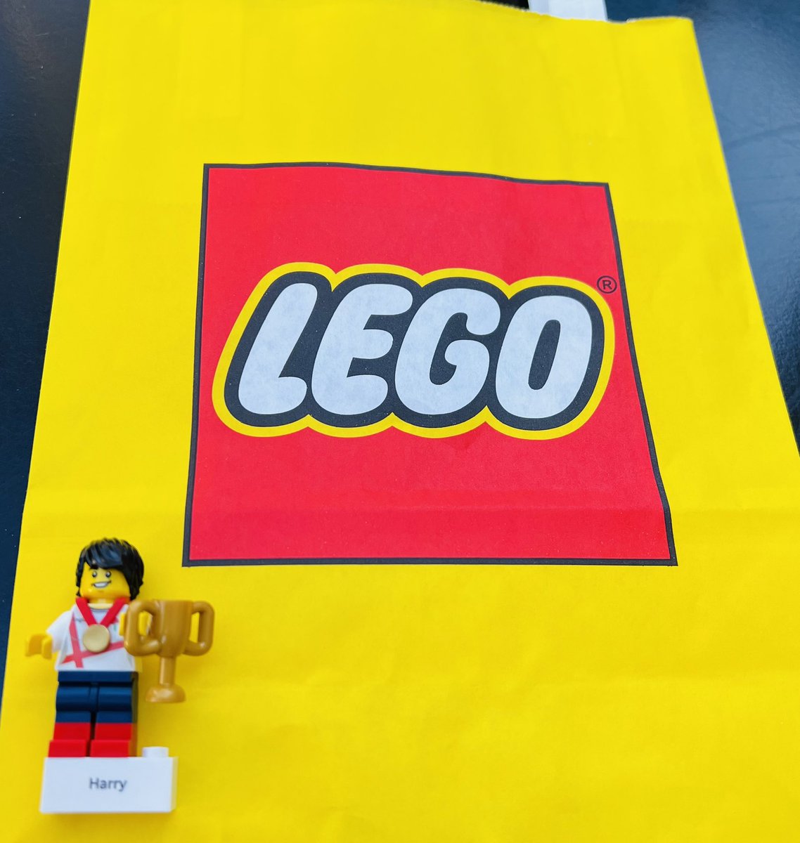 macalvert2's tweet image. Inspired by the one and only #marcusmsith at yesterdays #ENGvWAL at @Twickenhamstad here’s @lego #weartherose @EnglandRugby