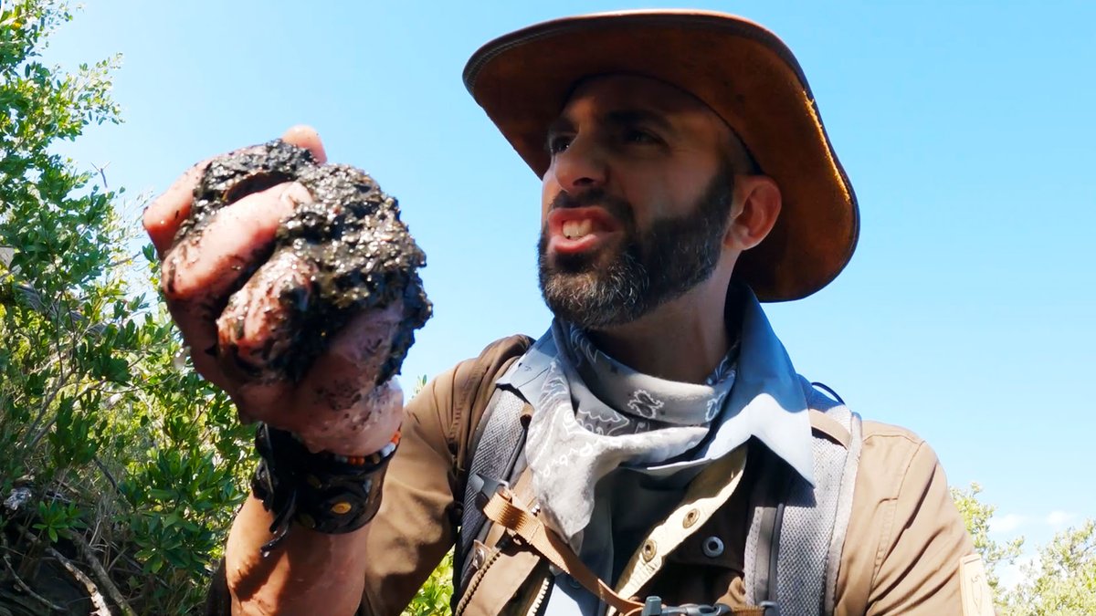 Look, I’m a simple guy. If I see some goopy muck in a Florida lagoon, I’m gonna sniff it. Spoiler alert: didn’t exactly smell like daisies. 

Guess what else we found in the muck? Here’s a hint: it’s BIG and SCALEY! Link in bio to find out.