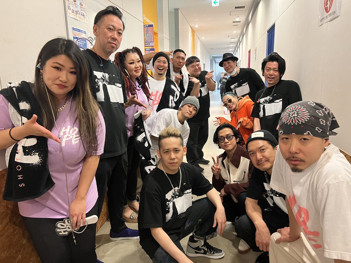 MANABOON's tweet photo. 山あり谷ありのZeppツアーなんとか完走しました…ありがとうございました！そして翔ちゃん誕生日おめでと〜😊 https://t.co/DIVAeei1cV