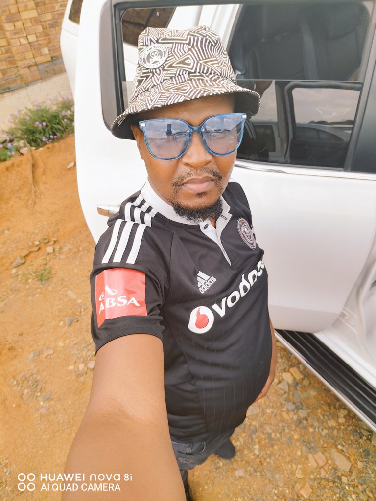 Pheleum's tweet photo. Issa Match Day
#3PointsLoading
#UpTheBucs
#CAFCC
@orlandopirates @VodacomSoccer
@DiskiAfrika https://t.co/n8DqZa2Rh1