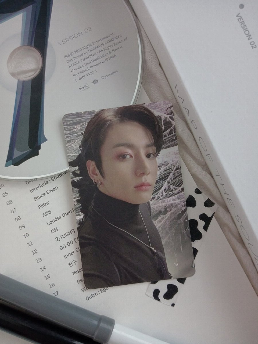 busanlovere's tweet photo. βΉ κ° #97mails κ± - ##miniekooproofs
β° π‘π₯ : the famous black swan koo is finally here %!? My baby voluntarily came home, aaπ₯Ί Thank you so much @miniekoocart for offering this mots 7v2 set w/ koobi poster for such a good price! + for packing it securely. Till the next!π€ https://t.co/ZMCIPUE4vW