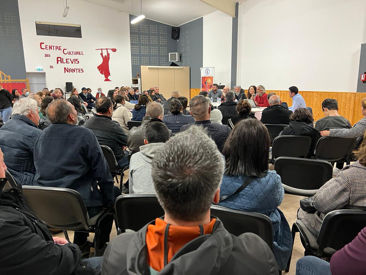 Fransa’nın, Nantes şehrinde çok güzel bir gösteri ve söyleşi gerçekleştirdik gelen herkese çok teşekkürler ⭐️ <a href="/hakanalak/">hakan alak</a> <a href="/EzgiEsmaKurklu/">ezgi esma</a> <a href="/alisahinsinema/">ali şahin</a> #Hakikat #HakikatFilm #NantesAKM