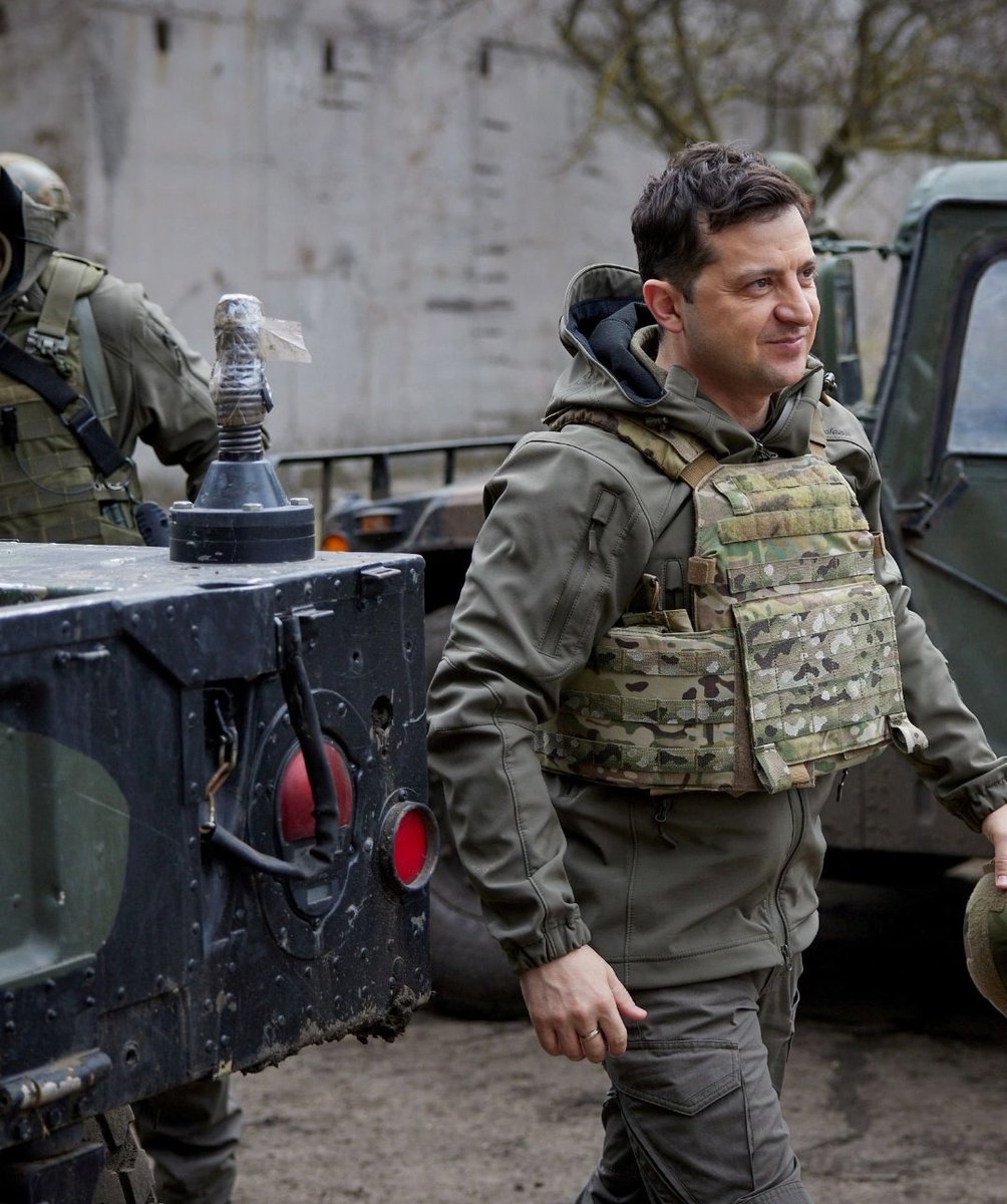 Leo Varadkar: I rejoined the medical register to help out with phone assessments for HSE during the pandemic.

Volodymyr Zelenskyy: Hold my pint