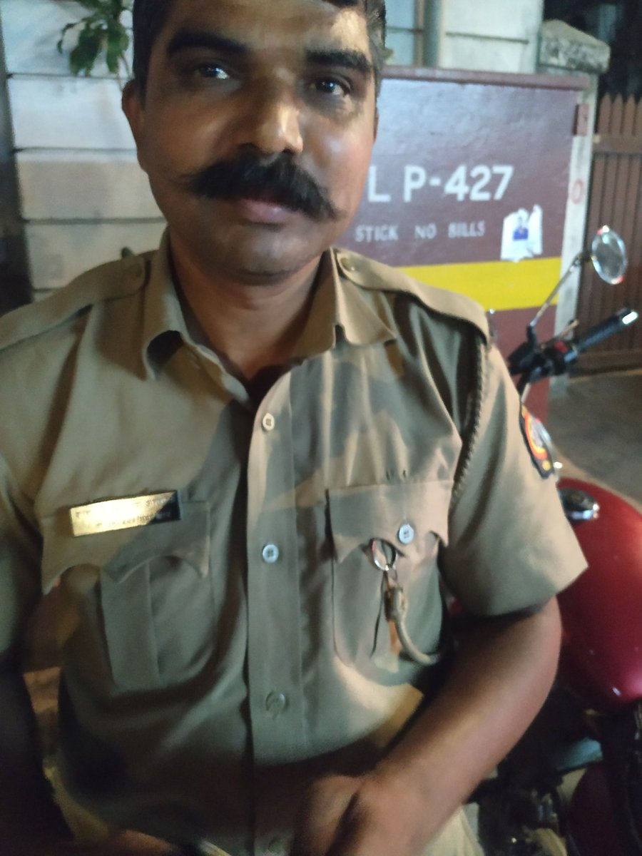 sumitl26's tweet photo. My bike stopped suddenly at late night near Gateway of India and had no support available to get it sorted till the time got SAVIOUR come to help me: Police Officer Avhadh!!! Once again Salute to greatest support to common man: MUMBAI POLICE Rocks!!! https://t.co/lGuHtTTVVO