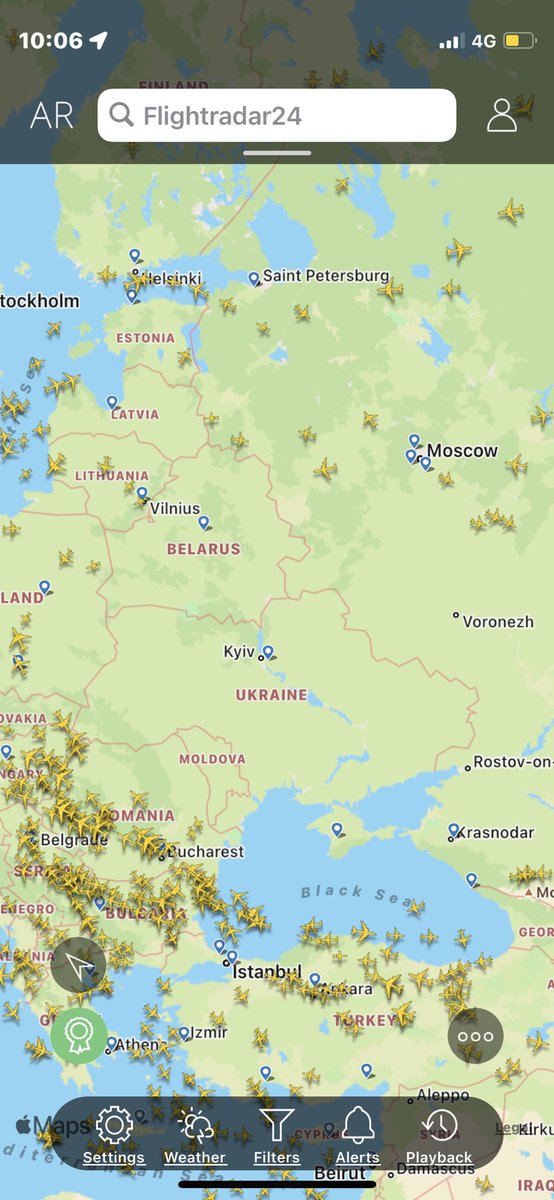 kush853's tweet photo. There’s something not right…. There are absolutely no aircrafts over Ukrainian airspace !! https://t.co/k0MynZUUVY