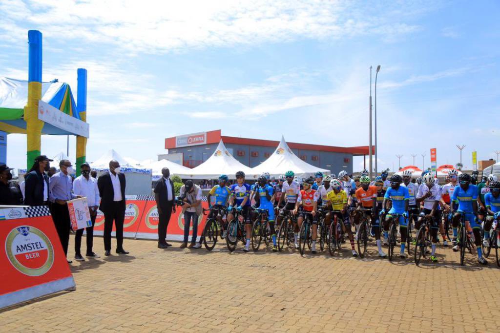 AuroreMimosa's tweet image. We would like to express our heartfelt appreciation for having taken your time your Excellency @PaulKagame and blessing #TdRwanda2022 by flagging off its final stage today