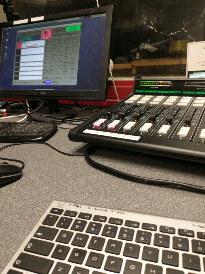 KitWHRB's tweet photo. #GlobalSoundclash Sunday's Playlist: #WHRB #TDS

https://t.co/Jd4eqGNYQW

#TheDarkerSide #BUC #ARB (@ WHRB Studio in Cambridge, MA) https://t.co/bd9sulnq9n https://t.co/UV9IRTQ9Ip
