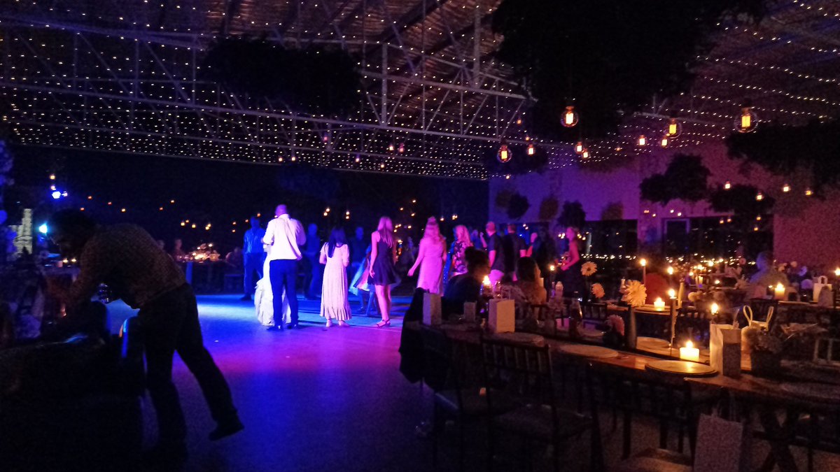 DanielHoffman18's tweet photo. Gisteraand lekker musiek gemaak by Jaco Swanepoel en Elmarike Esterhuizen se troue baie geluk mnr en mev Swanepoel julle het stunning gelyk! En wat 'n mooi venue!!! https://t.co/JRA248JWZl