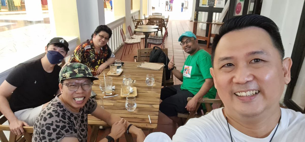 CurryKhoo's tweet image. Meeting with Web3 gang before tomolo NFT Meet-up. @sirshibaninja @angkevin92  #NFT #Penang #AccessBlockchain
