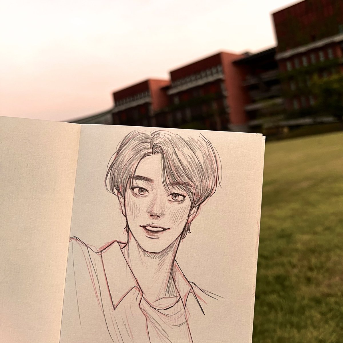 Withcakee's tweet photo. ˚✧₊⁎ https://t.co/RSBK5wstIy