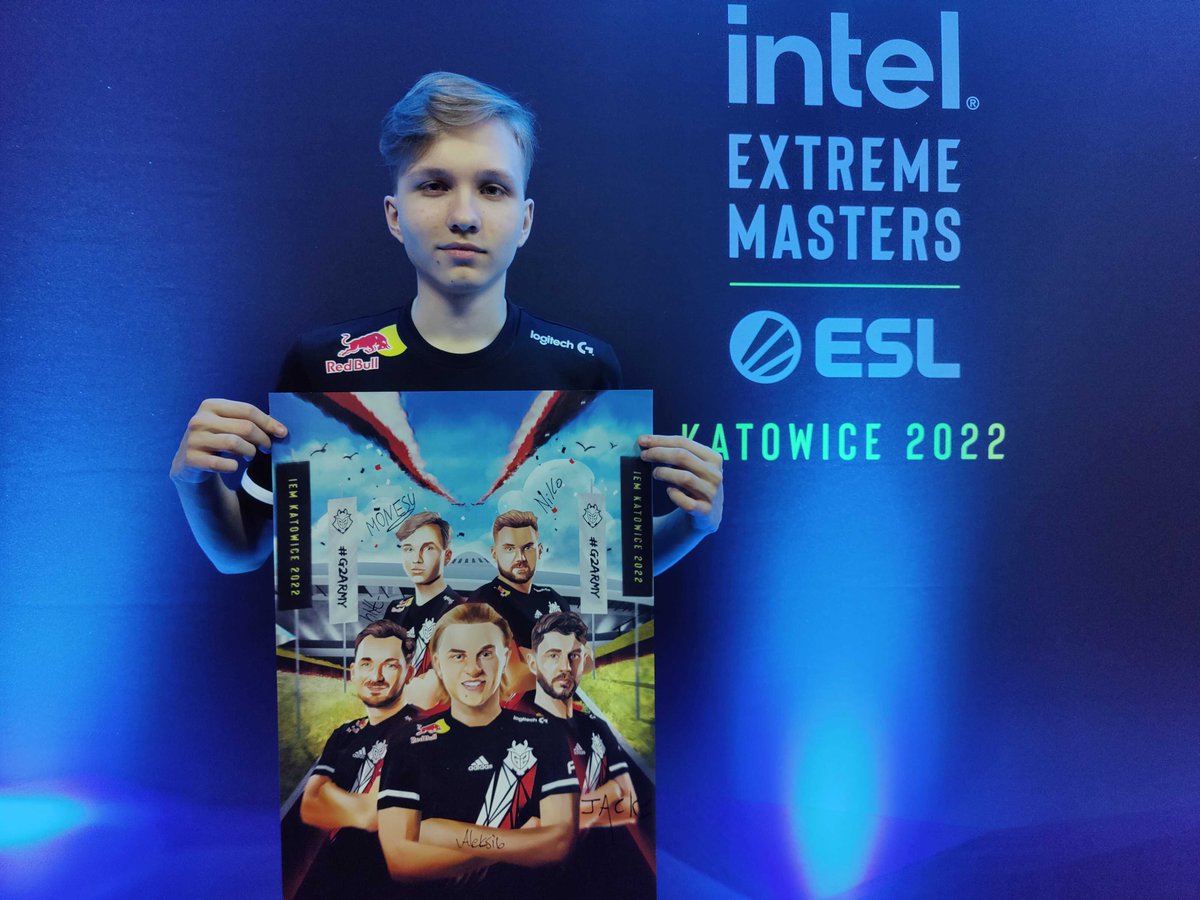 🔥 GRAND FINALS HYPE 🔥 Win one of the 5 posters signed by THE WHOLE TEAM! ❤️🔃 Like & RT 💬 Comment your MVP so far in IEM Katowice