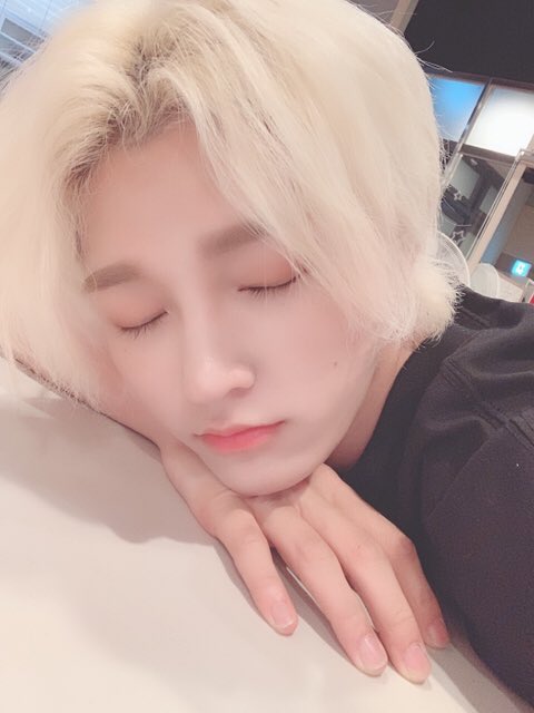 KJHGALLERY's tweet photo. kyuu ٩(^‿^)۶ #JUNJI #준지 #OnlyOneOf #온리원 https://t.co/lBIJbbp0pN
