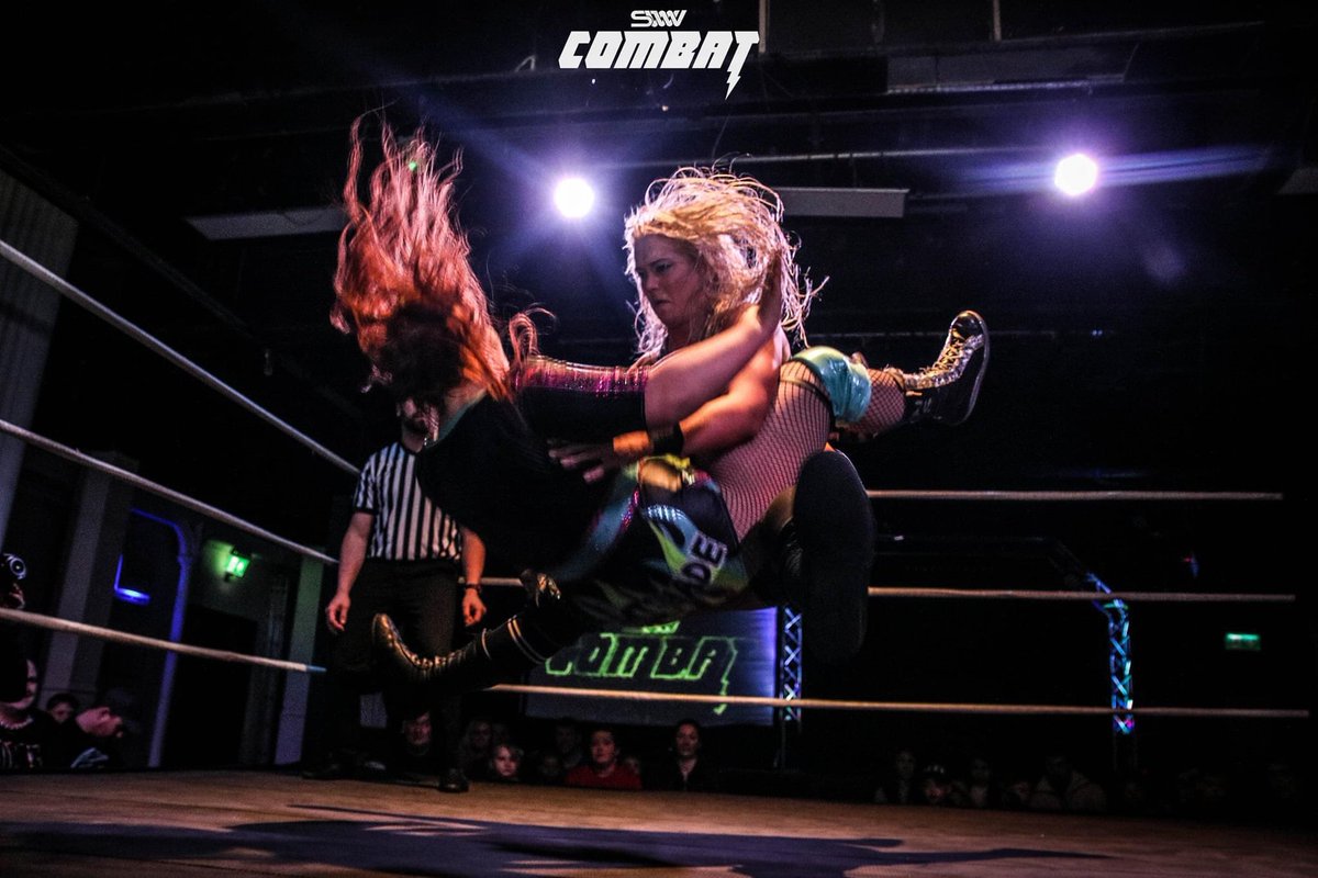 L A Taylor • LAテイラー〓〓 tweet media