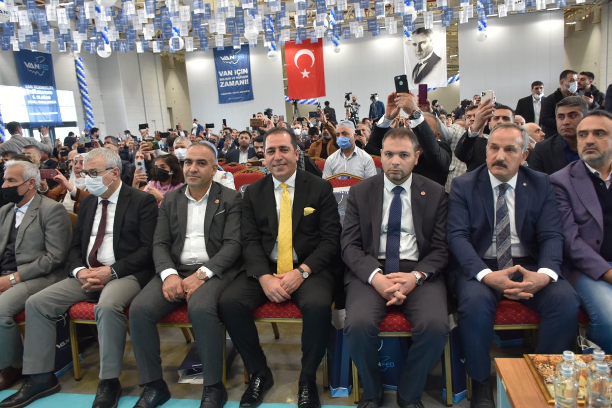 ozayilhan's tweet photo. Van Dernekler Federasyonu'nun 6.Olağan Genel kuruluna katılım sağladık.
Bugüne kadar görev alan hemşerilerimize teşekkür ediyor, seçilecek olan yeni yönetimin hayırlı hizmetler yapmasını temenni ediyorum.
#VANFED
@fvzdnt
@Seyithanizsiz https://t.co/fqPeM6KhUB