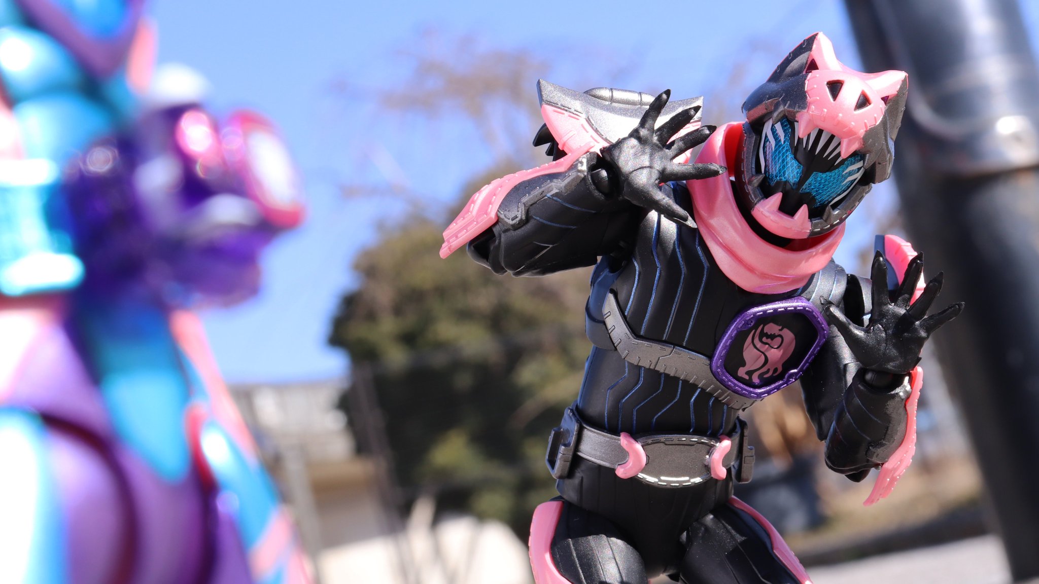 仮面ライダーリバイスヘルメット 等身大 着用可能 カスタムメイド 仮面