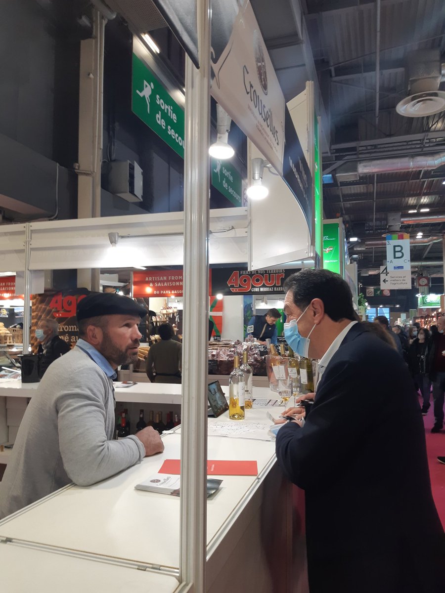 🍇🍷🥂 Notre président des Vignerons Coopérateurs Joël Boueilh à la rencontre des producteurs #SIA2022 #agriculture #viticulture #ADP #plusfortencoop