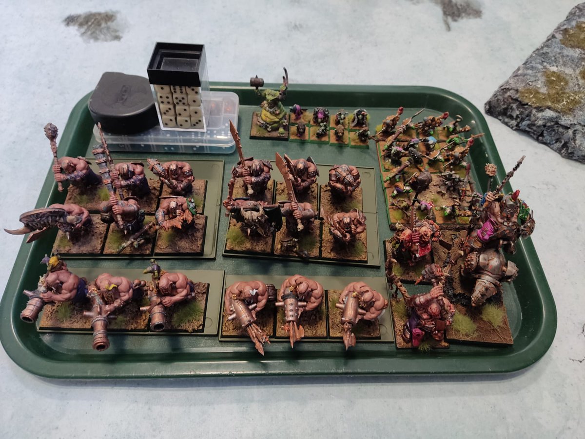 MoriaWargames's tweet photo. Otro ejército más del torneo, los Ogros del gran @pintorbarbudo (en IG) comandados por Ghark, tirano de la tribu pielferrea, como siempre a lomos de su Rinobuey de Hierro! #Warhammer #MoriaWargames #WarhammerFantasy #mdnr https://t.co/5dP9O5B7Tj