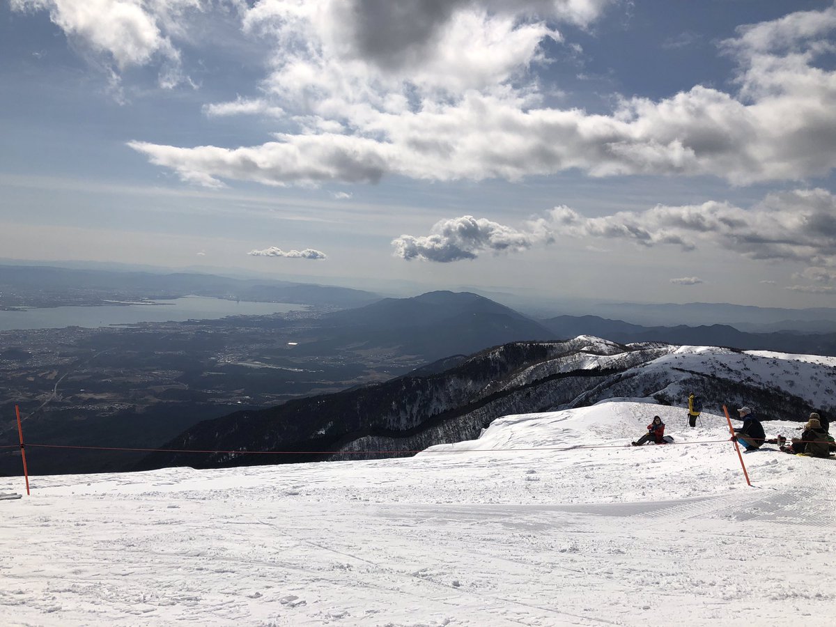 shimamon900's tweet photo. もうねぇ〜、スキーが楽しくって楽しくって‼️⛷
#スキー　#びわ湖バレイ https://t.co/W0NJjgn8eE