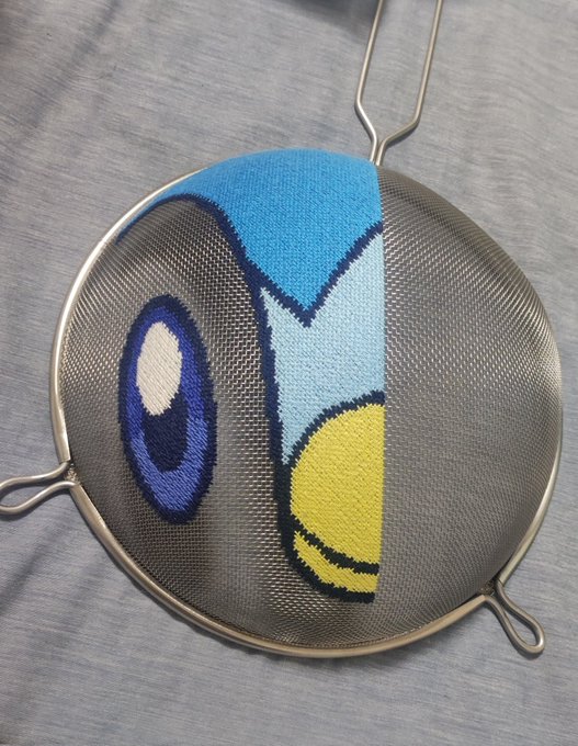 ポッチャマを金属ザルに刺しゅうする猛者現る 斬新すぎるポケモンファンアートに 発想に脱帽 の声 1 2 ページ ねとらぼ