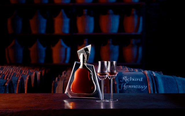 Coctelería Creativa (@creativebar) on Twitter photo Hennessy partners with Daniel Libeskind
ow.ly/Xt2s50I38pG via <a href="/spiritsbusiness/">The Spirits Business</a> <a href="/Hennessy/">Hennessy</a> <a href="/DanielLibeskind/">Studio Libeskind</a> Hennessy partners with Daniel Libeskind
ow.ly/Xt2s50I38pG via <a href="/spiritsbusiness/">The Spirits Business</a> <a href="/Hennessy/">Hennessy</a> <a href="/DanielLibeskind/">Studio Libeskind</a>