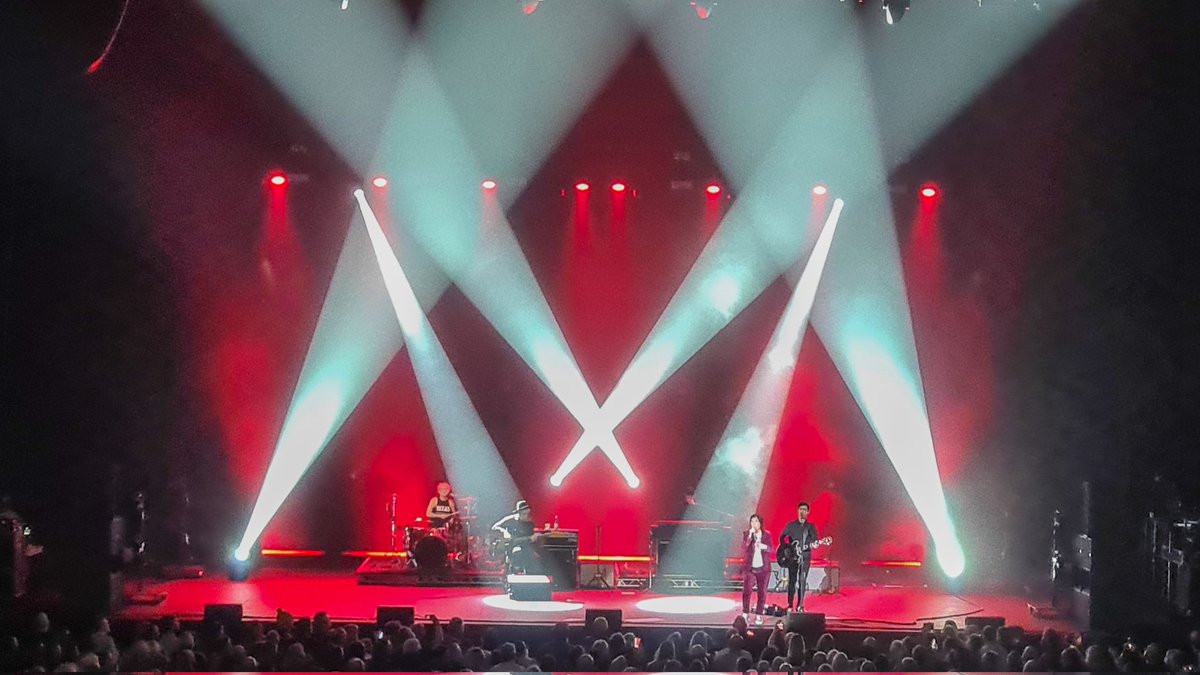 Finally... Brilliant night at Bonus Arena Hull last night with <a href="/texastheband/">Texas</a> after a loooong 'Covid rescheduled' wait....  Superb !! - Fantastic drummer !! <a href="/catmyersmusic/">Cat Myers</a>