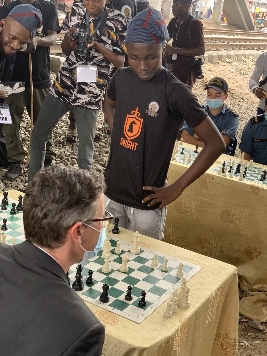 HarmonySJO's tweet image. #Chessinslum  and he&apos;s basically being a knight here