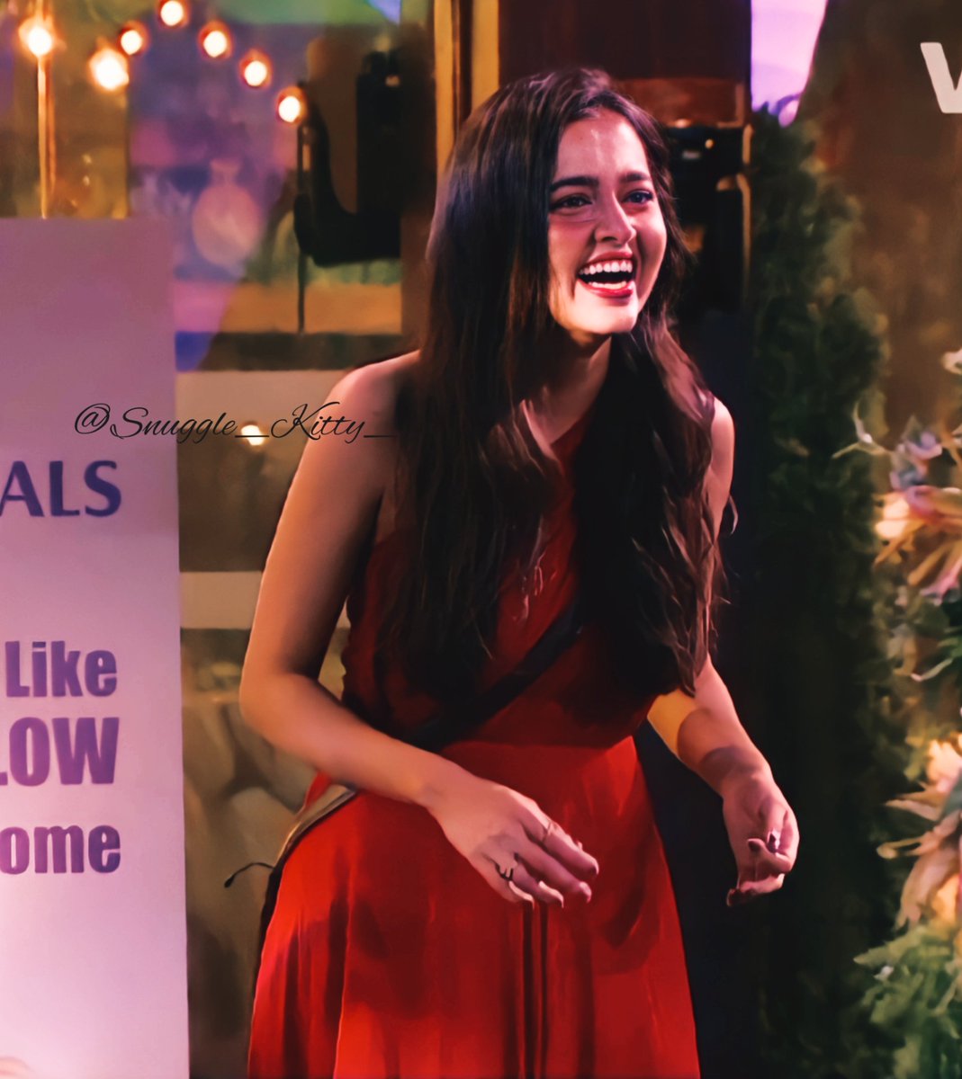 Snuggle_Kitty_'s tweet photo. The way this all pics are still my fav of queen Tejasswi Prakash🥺😍
The charm ,cuteness she carry >> 

NAAGIN PRATHA ONSCREEN https://t.co/VGqGGUrPsm