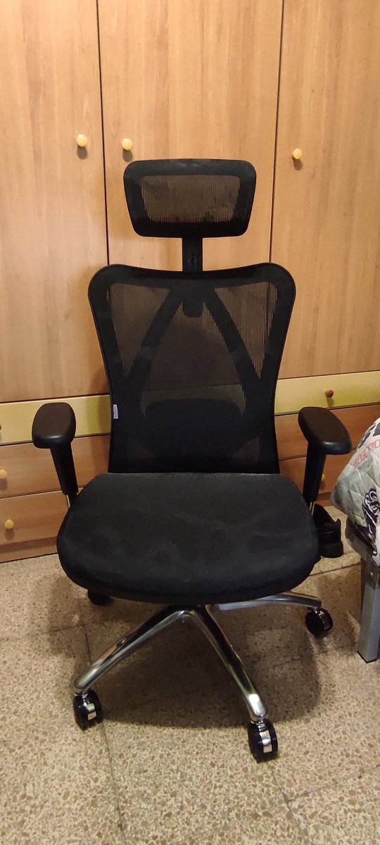 Después de un año aguantando dolores de espalda, espero que con el tiempo se vayan, gracias a esto.
PD: la verde es la vieja ajajajajajajajaja