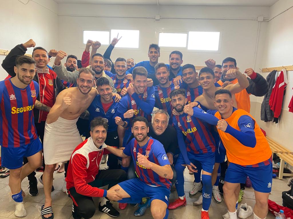 almoradi_club's tweet photo. ¡#JORNADA21!
#CDAlmoradi 2 🆚️ 0 @SantaPolaCF
Victoria que sirve para seguir acercándonos a los equipos de la parte alta.
⚽️ @Gonzaloogm10
⚽️ @saul_alvarezcid
#VamosAlmoradi 💙❤ https://t.co/eZTRP8Hz4u