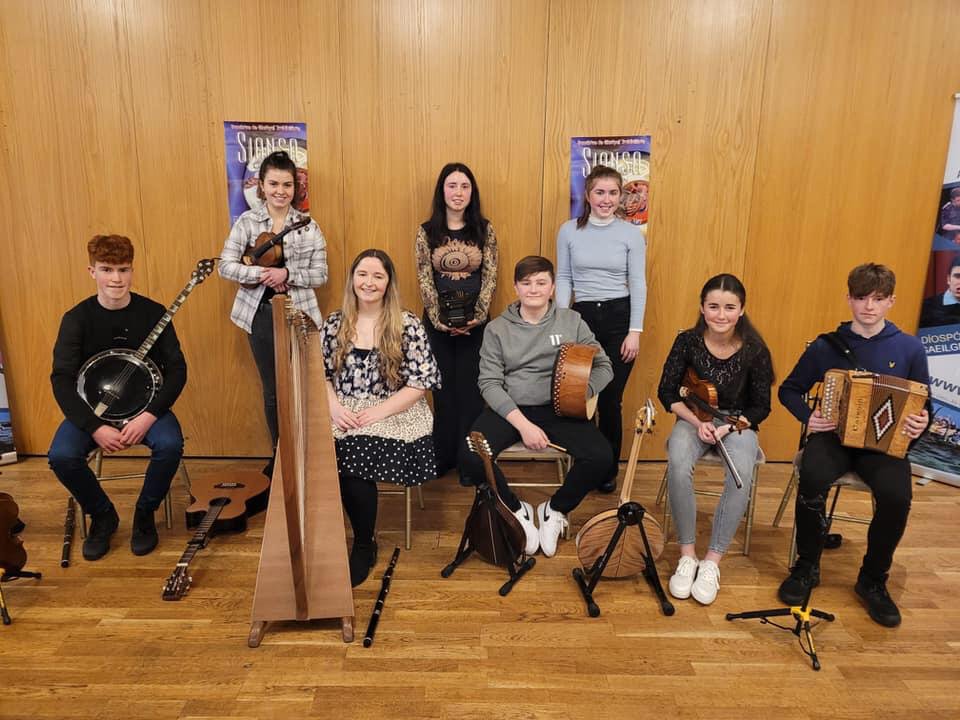 Consairtin (@consairtin_aine) on Twitter photo Comhghairdeachas le DĂTHRACHT Ăłn ChlĂĄr who have qualified for the final of Siansa in the <a href="/NCH_Music/">National Concert Hall</a> on 10th April. Go n-Ă©irĂ leo. They will perform at ConsairtĂn on Friday 22nd April in <a href="/OldGroundHotel/">Old Ground Hotel</a>. Festival info at consairtin.ie. BĂ linn in Inis. Comhghairdeachas le DĂTHRACHT Ăłn ChlĂĄr who have qualified for the final of Siansa in the <a href="/NCH_Music/">National Concert Hall</a> on 10th April. Go n-Ă©irĂ leo. They will perform at ConsairtĂn on Friday 22nd April in <a href="/OldGroundHotel/">Old Ground Hotel</a>. Festival info at consairtin.ie. BĂ linn in Inis.