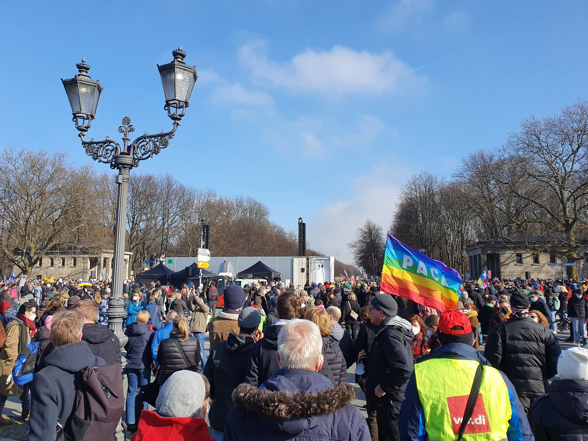 RubenKalus's tweet photo. Feels like the whole of Berlin is on the move. #StandWithUkriane #Berlin https://t.co/0cbg9aoSZn