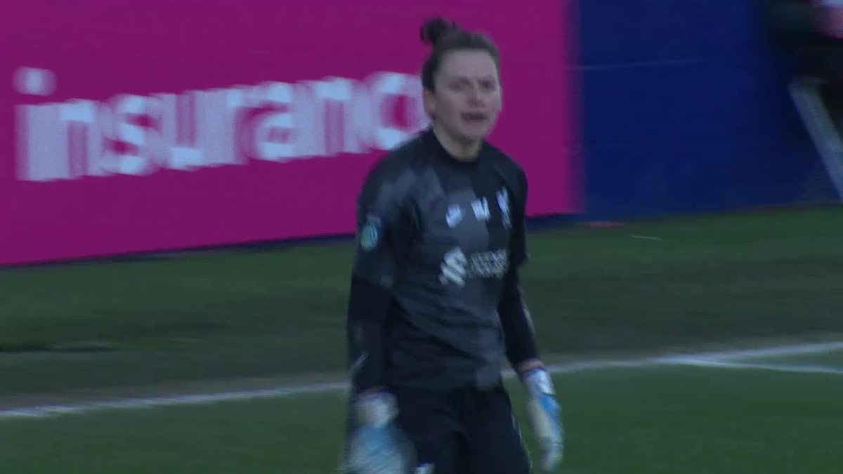 Worldie after worldie for the Gunners! 🌍

@CaitlinFoord with a STUNNER!! 🔥

#WomensFACup @ArsenalWFC