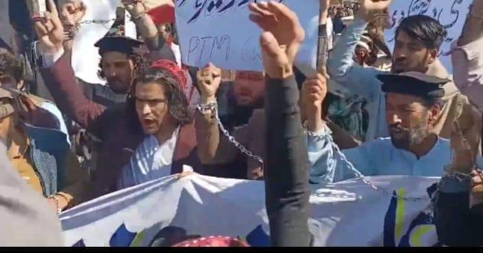 NaimatUllahWazi's tweet photo. Protest in Wana South Waziristan for the release of Ali Wazir in #SolidarityProtests4PTMSitIn https://t.co/9CIVMsHrkw