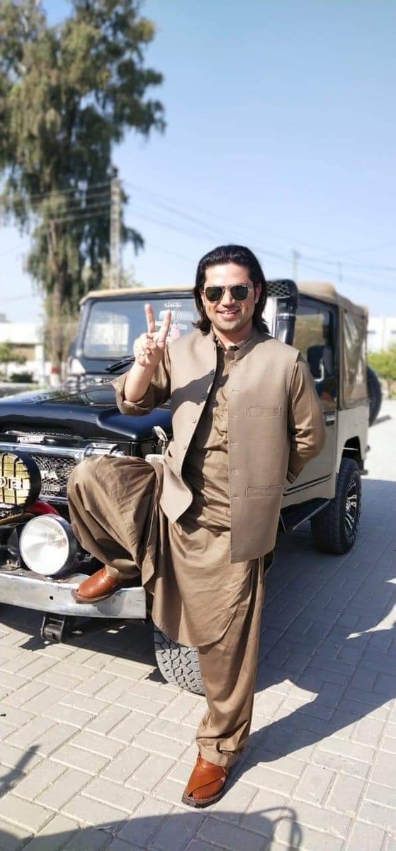 AlamZaibPK's tweet photo. A student of Law college of Gomal university, Zeeshan bettani is expelled for the reason of setting up exhibition of books, it is not just anti-intellect act but violation of basic human right to get education, He must be enrolled back.
#SolidarityProtests4PTMSitIn https://t.co/mDJ4ivg2wr
