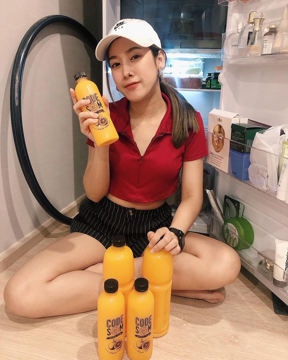 BMetro81's tweet photo. Shall we drink orange juice together? https://t.co/wi2VrVS2uO