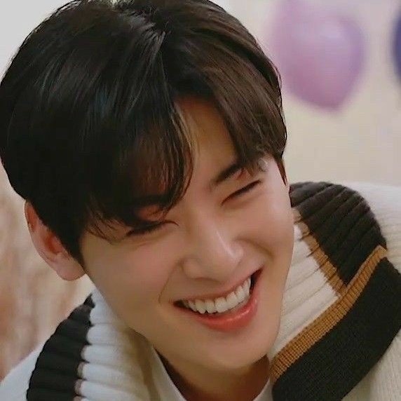 wannayourstar's tweet photo. #EUNWOO THE MOST BEAUTIFUL SMILE IN THE WORLD!!✨💜 https://t.co/njOTdvEdjN