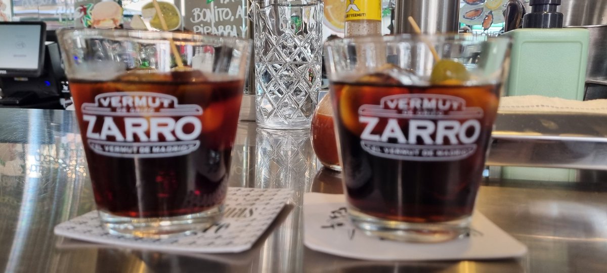 Hora del vermut...<a href="/vermutdemadrid/">Vermut Zarro</a> siguiendo los pasos del Sr <a href="/abriverad/">Abraham Rivera</a> ...en La Gilderia