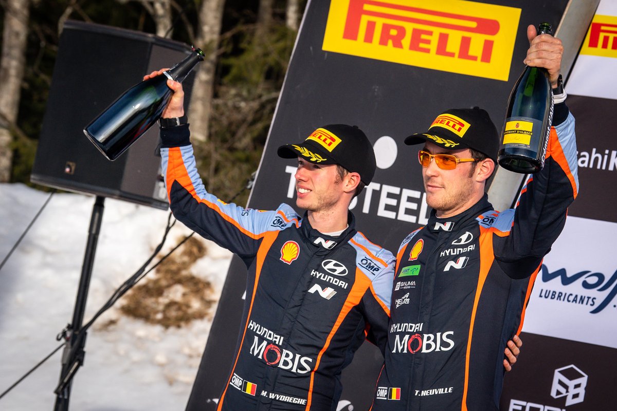 OfficialWRC's tweet image. Podium vibes 🎉✊ Congratulations! 👏 

🥇 @KalleRovanpera  / @JonneHalttunen  
🥈 @thierryneuville  / @MWydaeghe  
🥉 @EsapekkaLappi  / @Veermi

#WRC #RallySweden