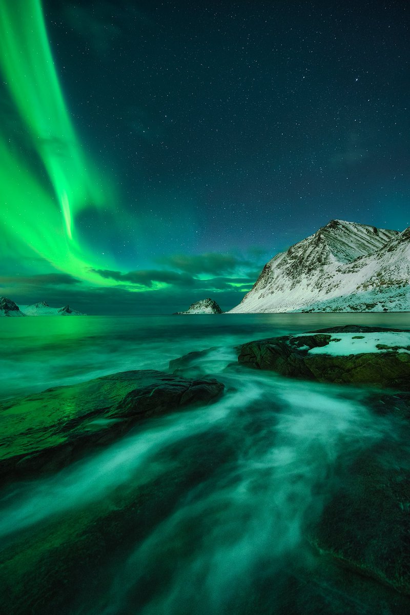 Lights and Flow

Another capture from my recent trip to Lofoten 🇳🇴