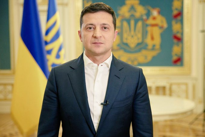 grungegirl0220's tweet photo. This guy is gonna be remembered in the history books for boosting Ukraine's morale in the war against Putin #Kyiv  #VolodymyrZelensky https://t.co/f2liFUJPhk