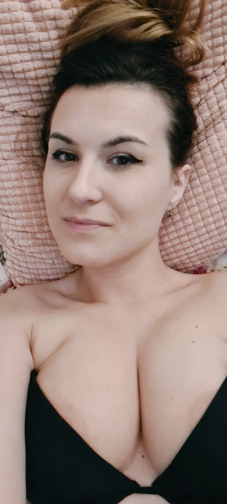 Good morning ❤ FREE gift in comments 💫 @slol59 @AdminLK @xxxpippromos @xxxjade20 @InRedMyLife @johnboyt_2 #contentwriter #nsfwtwt https://t.co/EkbZ7vnkb6